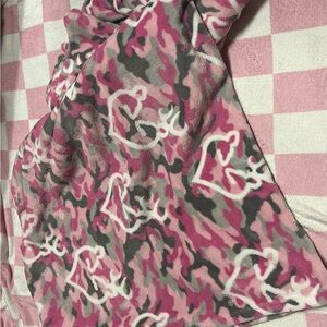 Browning Pink and Gray Camouflage Throw